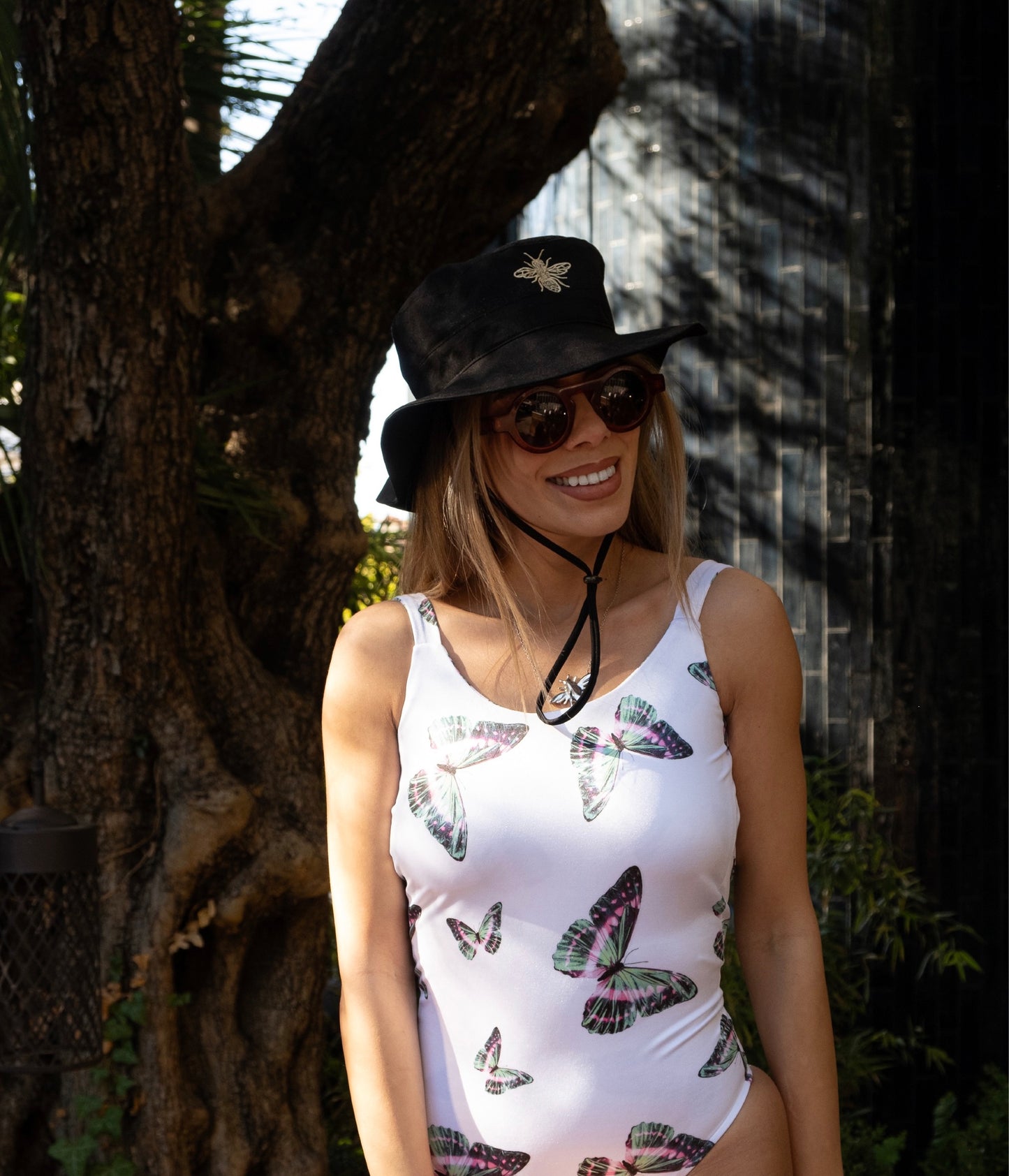 BEE BLACK HAT