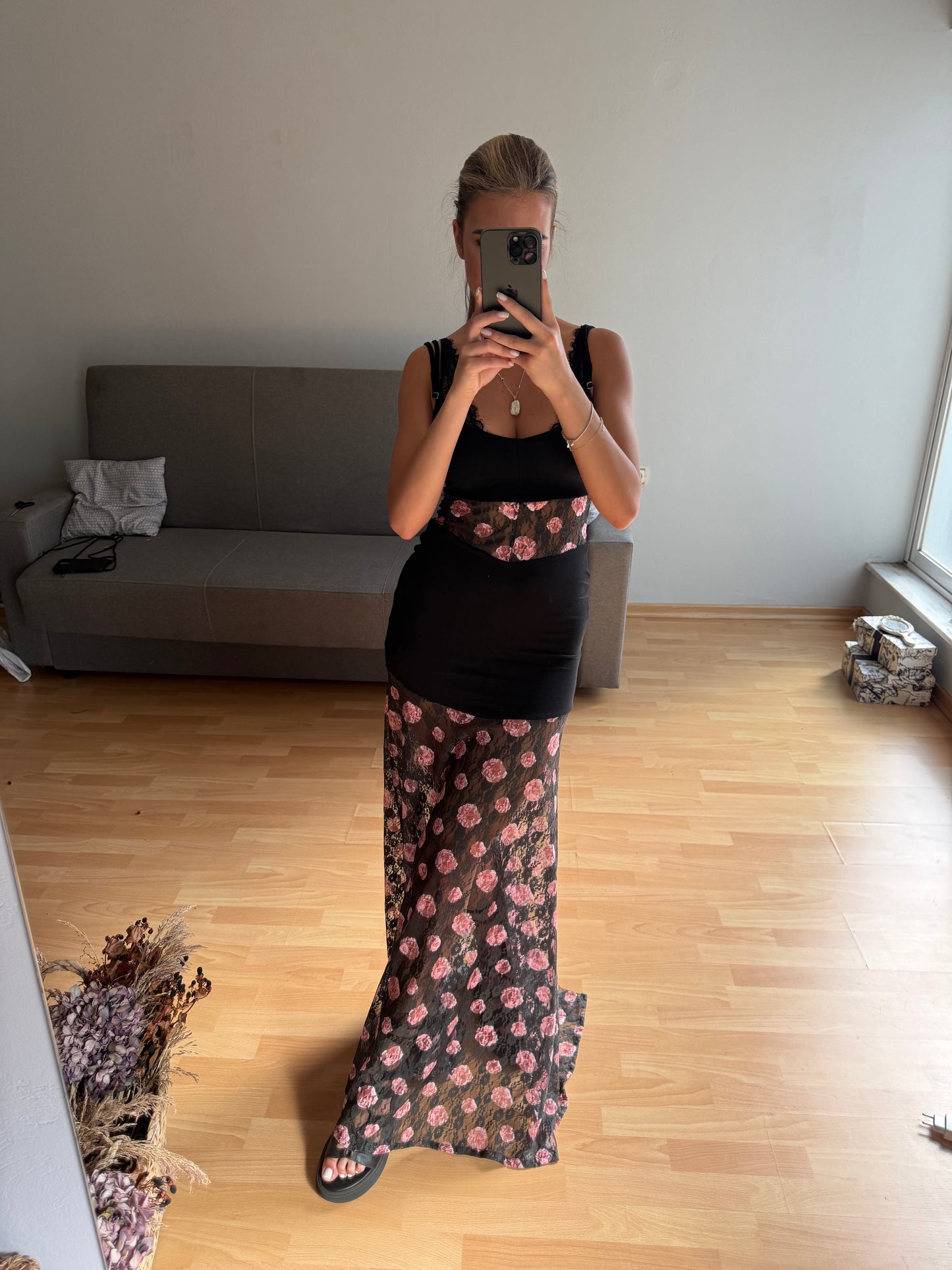 ROSSOIR LACE DRESS