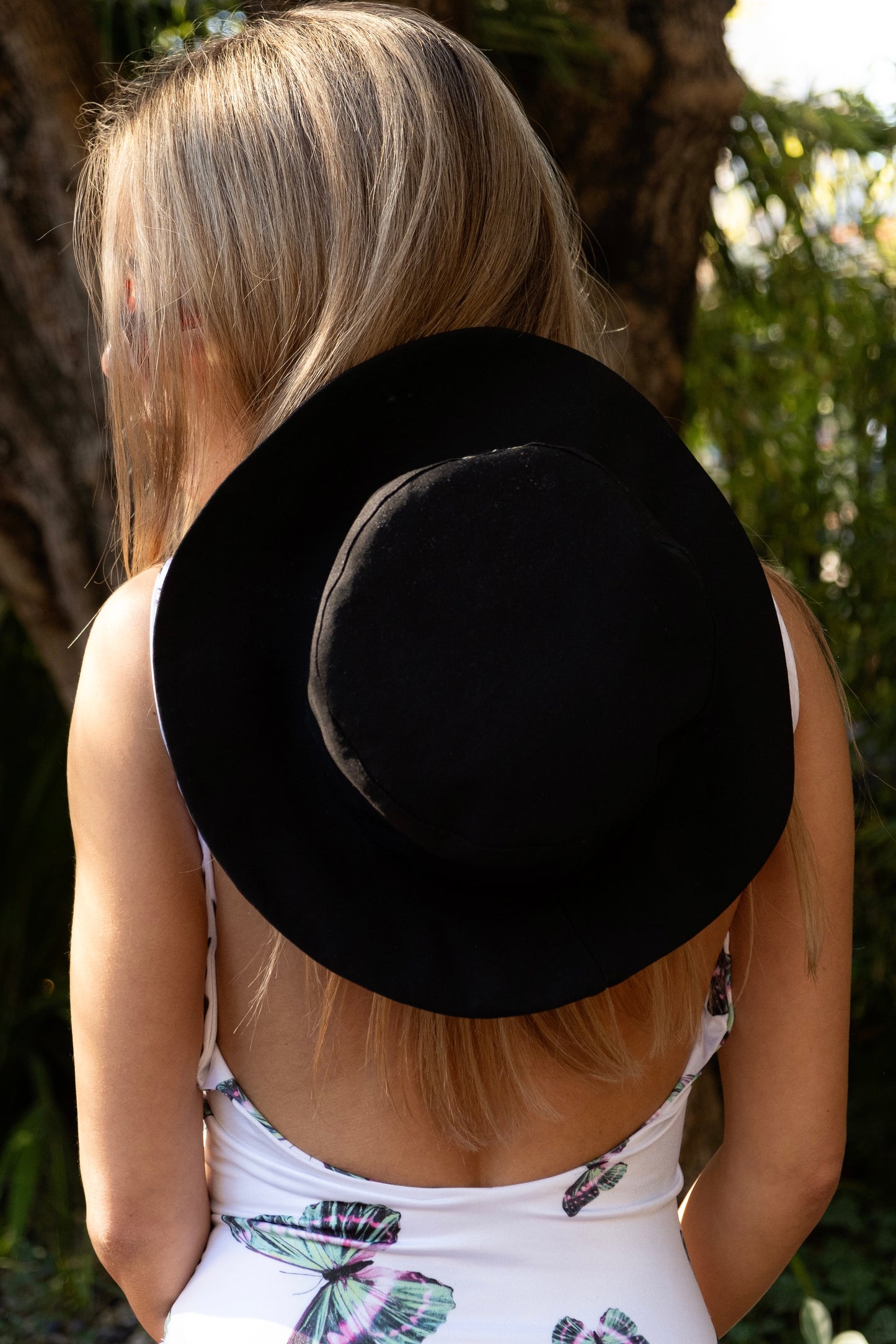 BEE BLACK HAT