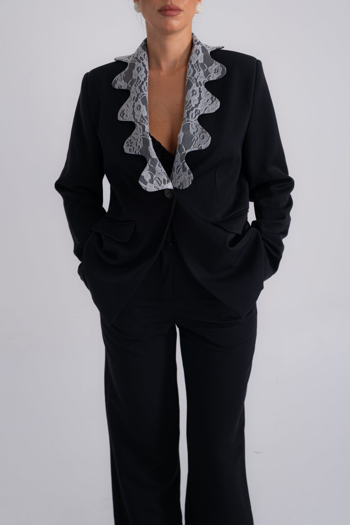 CLASSIC NOIR PETALO BLAZER